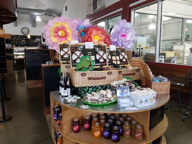 Face Rock Creamery