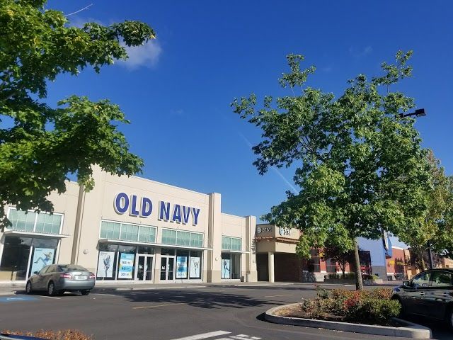 Cedar Hills Crossing