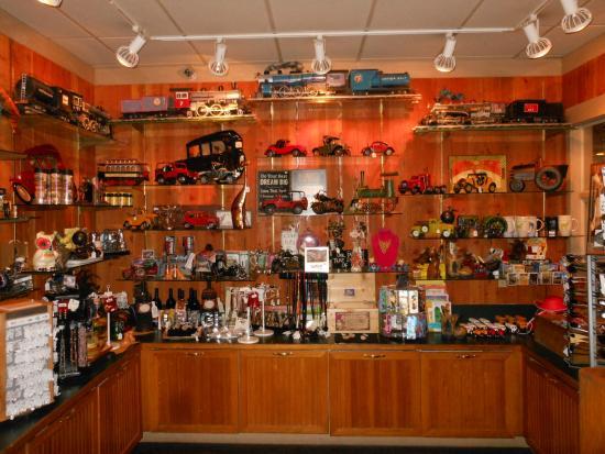 Cousins Restaurant & Lounge