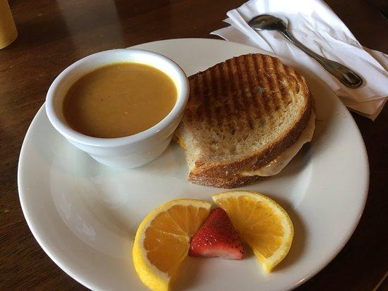 Costello's Travel Caffe