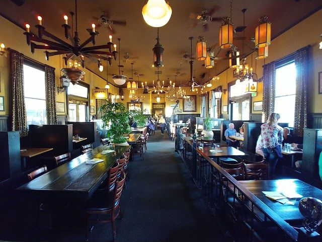 McMenamins Roseburg Station Pub & Brewery